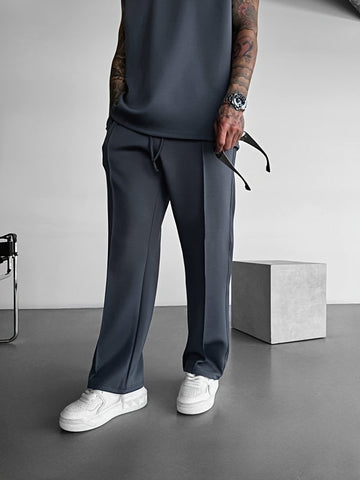 Ellison Pleated Trouser