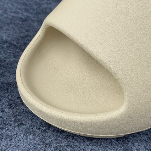 Yeezy Slides 'Bone'