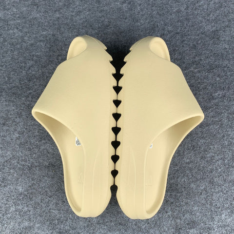 Yeezy Slides 'Bone'